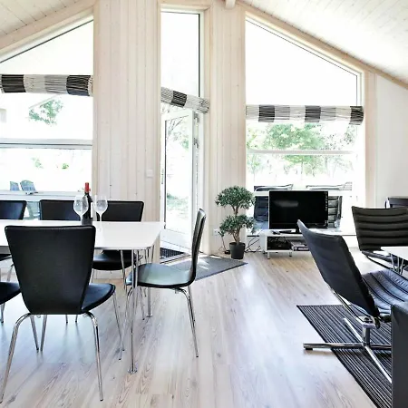 8 Person In Dom wakacyjny