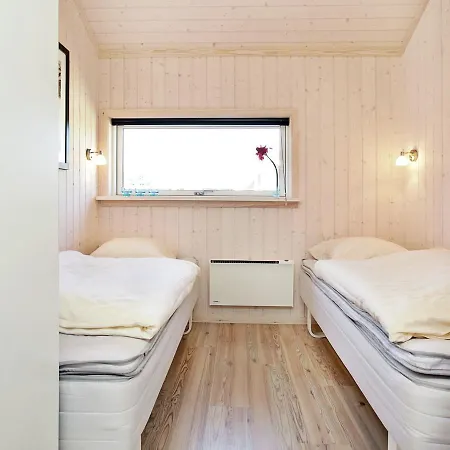Holiday home Three-bedroom In 1